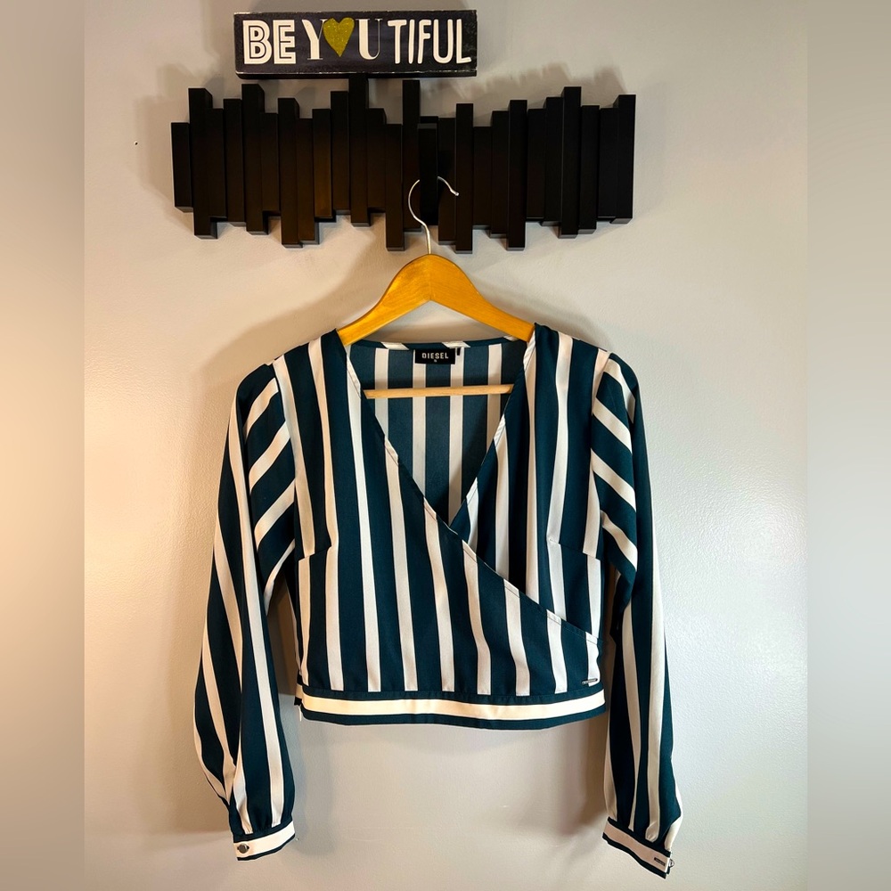 CRISS CROSS CROPPED STRIPED BLOUSE BY Diesel Size Small